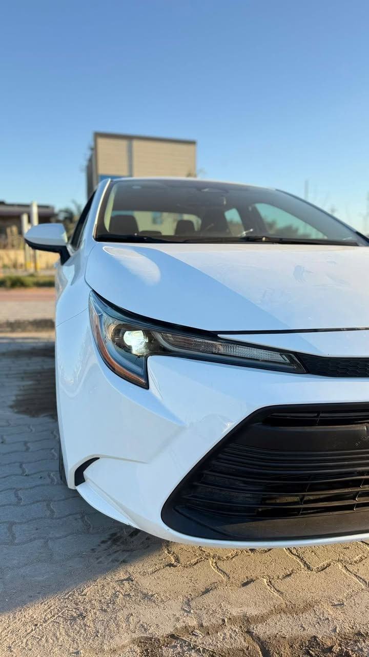 سلام عليكم
سيارات اثنين نفس مديل  
كورلاة مديل  2024  البحرية 
بدون رقم  ماشية 11 بعدهي زيرو 
موصفات LE غنية عن تعريف 
حادثة فقط بنيد بدون دواخل  
سعرهة 137  جوة سوق انبيع 
مكان سيارة جنينة شارع جامع
كورلة لون ابيض 
مديل 2024 داخلة تقرير غرق 
جديدة بدون رقم جاهزة من كلشي 
سعرهة 145
مكان سيارات الجنينة شارع جامع 
***********
