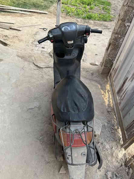 دراجه منغولي للبيع توني مجفته تجفيت اصلي شاصيهه ملحوم شغاله هندر فقط دراجه مال جناي انصح بيه صارله هواي عندي تاخذني وتردني لشغلي اي عطلات ماكو سعرها ٣٠٠ الموقع السواده   
***********
