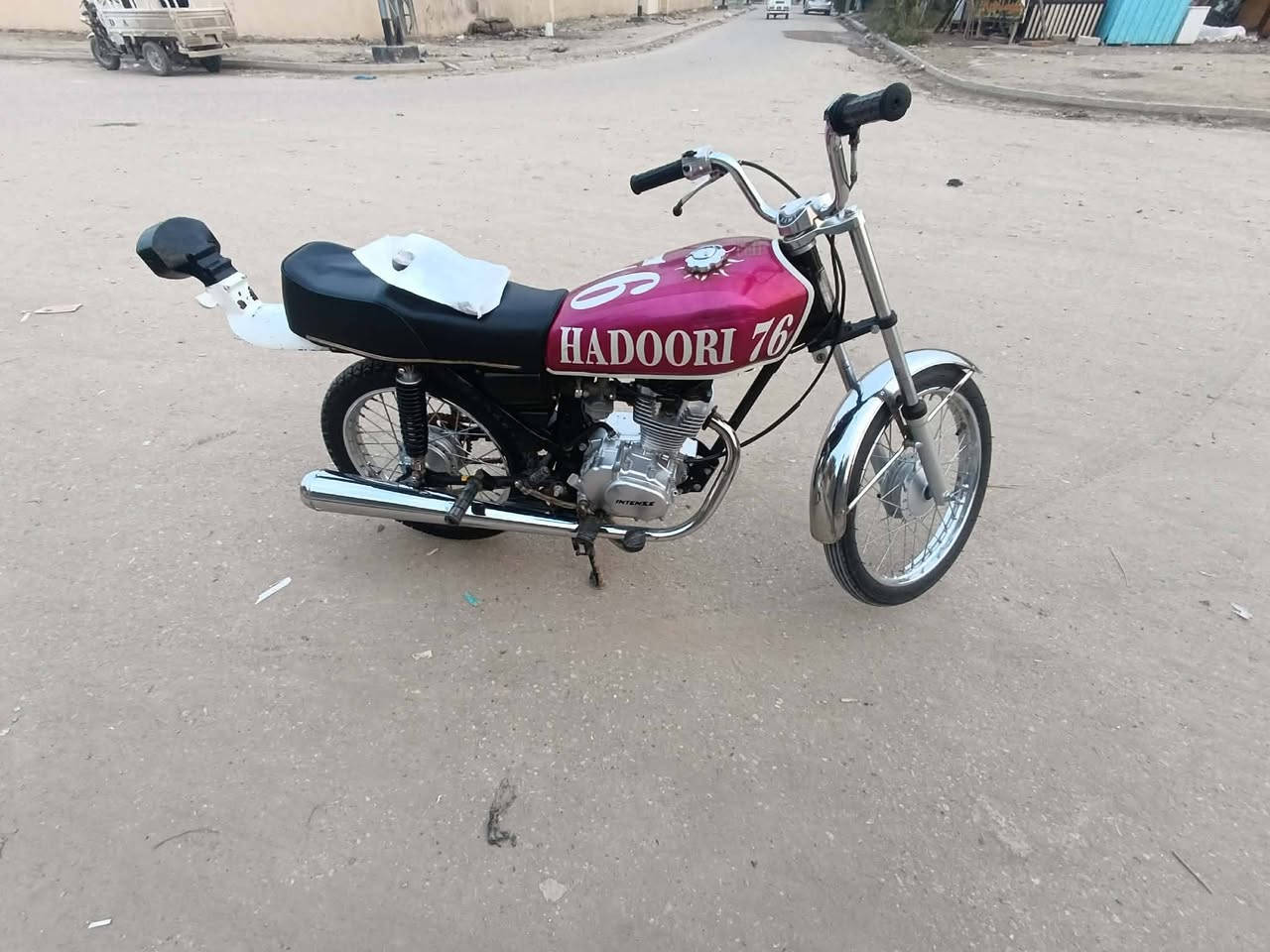 سلام عليكم دراجه نامه البيع دراجه شاصي 20 وتعميره 25 دراجه مامفتوحه فقط مفيلسه درجة  800وبيه مجال مكاني ناصريه مركز هذا رقمي *********** اليريده يخابرني وبخدمته
