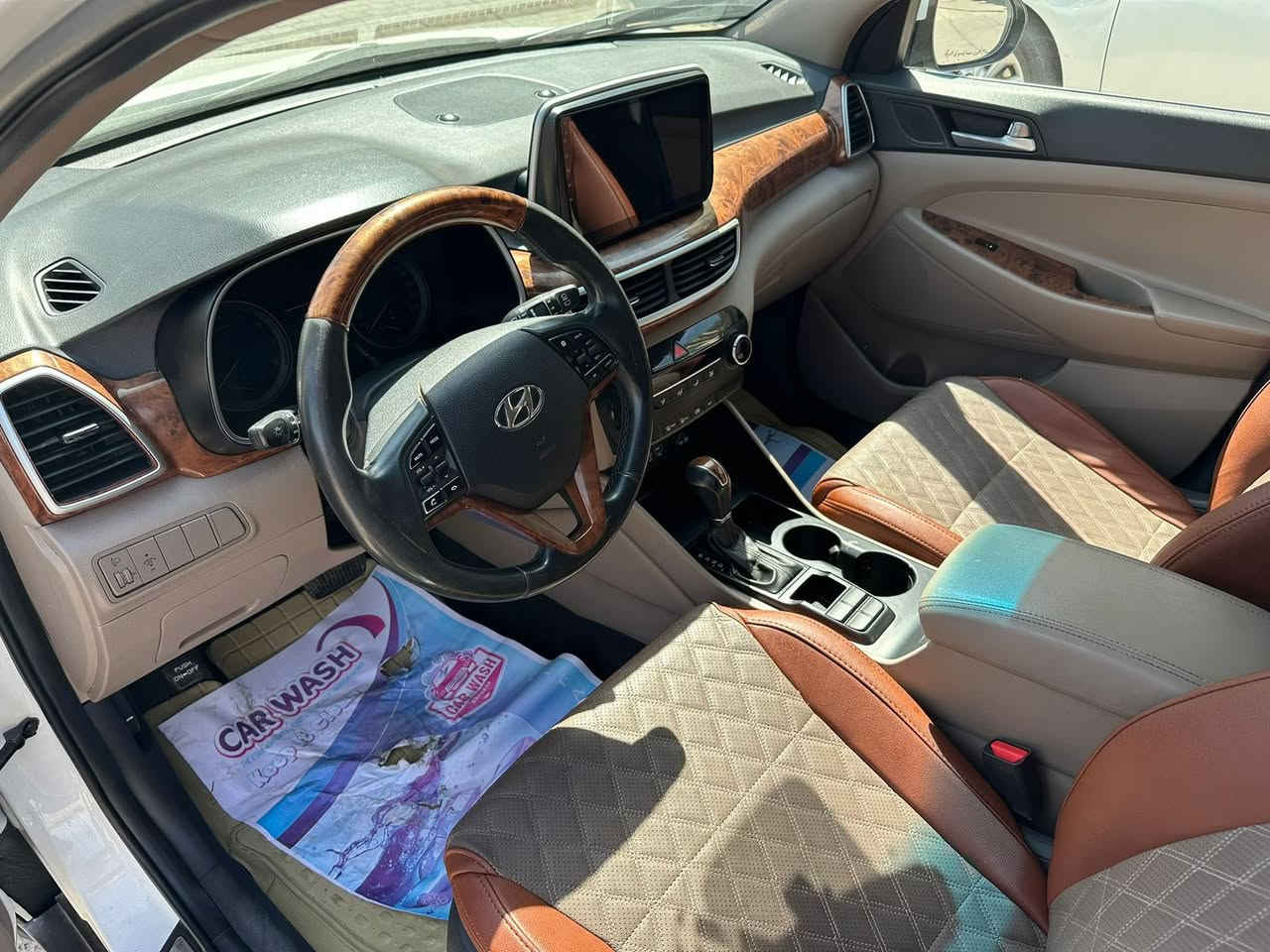 السلام عليكم للبيع هيونداي توسان 2020 خليجي رقم بغداد الدولي الجديد باسمي تحويل ثاني يوم محرك 2000 دوش ماشية 83 الف السيارة فوول مواصفات عدا البانوراما
مواصفاتها 
بصمة تشغيل + أبواب
كشنات أمامية كهرباء
حساسات أمامية وخلفية
شاشة كبيرة
كاميرا خلفية
شاحن موبايل وايرليس
قطعتين تبريد
مري شفط
اشاير بالمري
تحكمات ستيرن
انظمة قيادة
وباقي موصفات التوسان معروفة

السيارة بيها مكانات صبغ بدون دواخل و جاهزة بدون اي نقص ربع ماتصرف عليها 

مكان السيارة / ديالى بعقوبة 
للاستفسار / ***********
