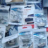 اخوان فلاشات ٢ تيرا و٢٣ كيكا وسعر اثنيهن ب٢٠ وتوصيل مجاني للتواصل واتس...