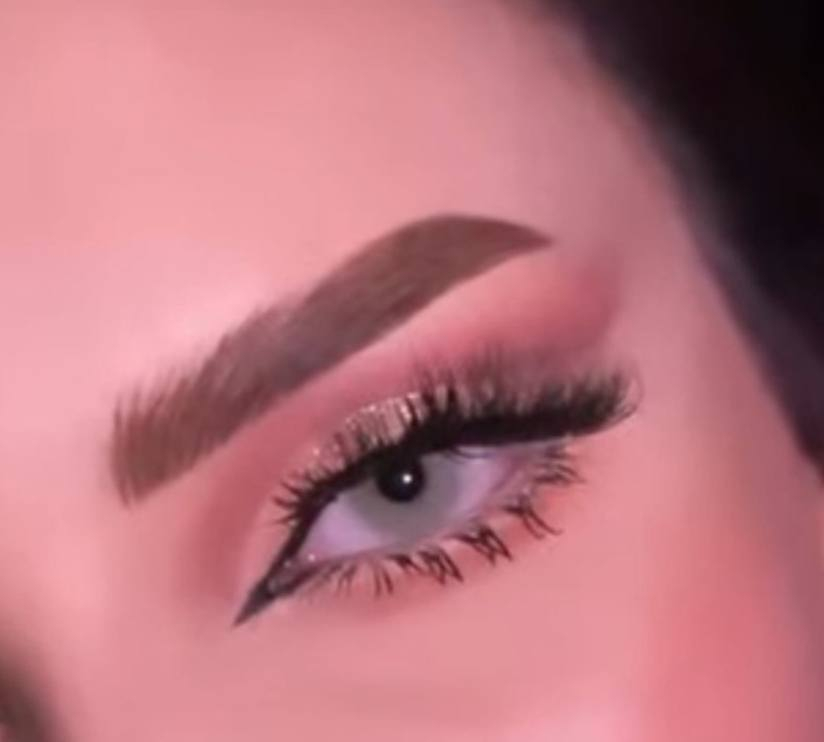 لأنك تستحقين التالق في صالون ايلين ڤيلورا نعتني بجمالك  بأنامل خبيرة ولمسة أنوثة راقية
تسريحات. مكياج❤ .عناية بالبشرة🌸🔥. والشعر
زيارتك لنا بداية لجمال يلفت النظر🥰
العنوان /حي  السماح الاولى قرب لحم بعجين غسان رقم الحجز ***********
