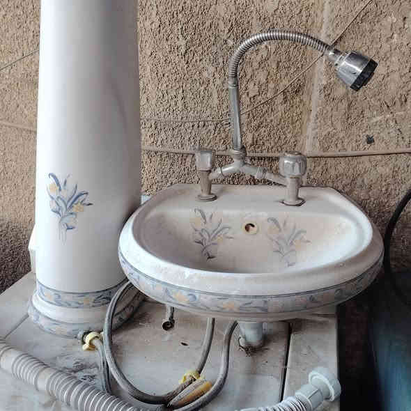 السلام عليكم 
اغراض نضيفات جدا المكان بغداد حي الجهاد الاستفسار ع هاذ الرقم ***********واتساب
