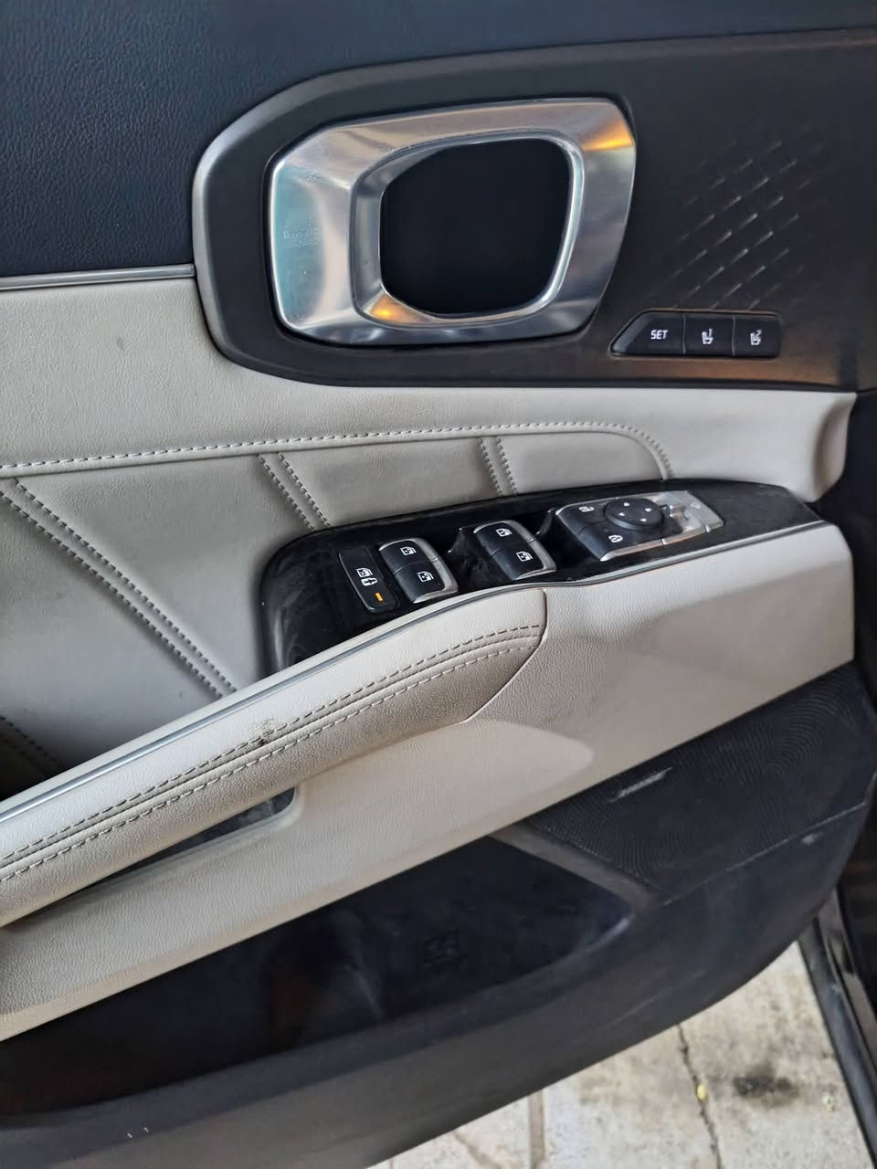 كيا سورنتو هايبرد موديل ٢٠٢٣ وارد امريكا محرك 1.6 تيربو ماشية 43 كيلو جديدة كلش حادثها كما موضح بالصور سعرها 235 وبيها مجال للاستفسار اكثر الاتصال على الرقم *********** بي واتس اب
