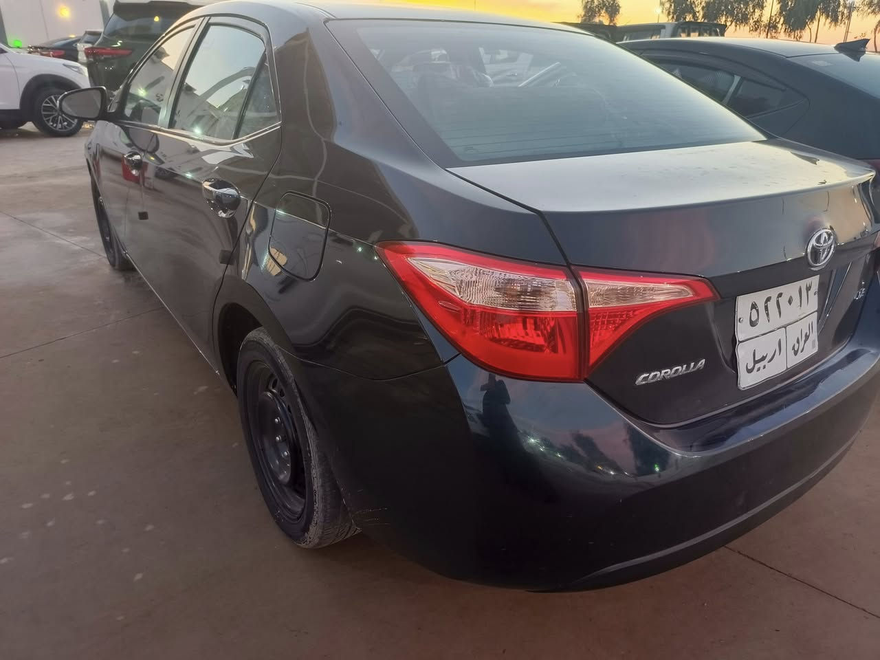 كورلا 2017 امريكي بيها بالبونيد من جهت السايق صبغ شي قليل ابيع بونيد بدون دواخل بدون ايرباك ماشيه ميه وعشرين محرك مامفتوح بدون ملاحضات صدر جديد سياره جاهزه من اي نقص سعر 135 بيها مجال للتصال ***********

