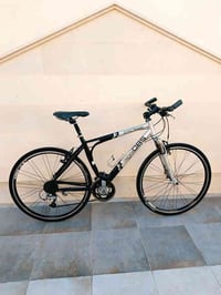 هجين ألماني • فريم 52 • شيمانو Deore