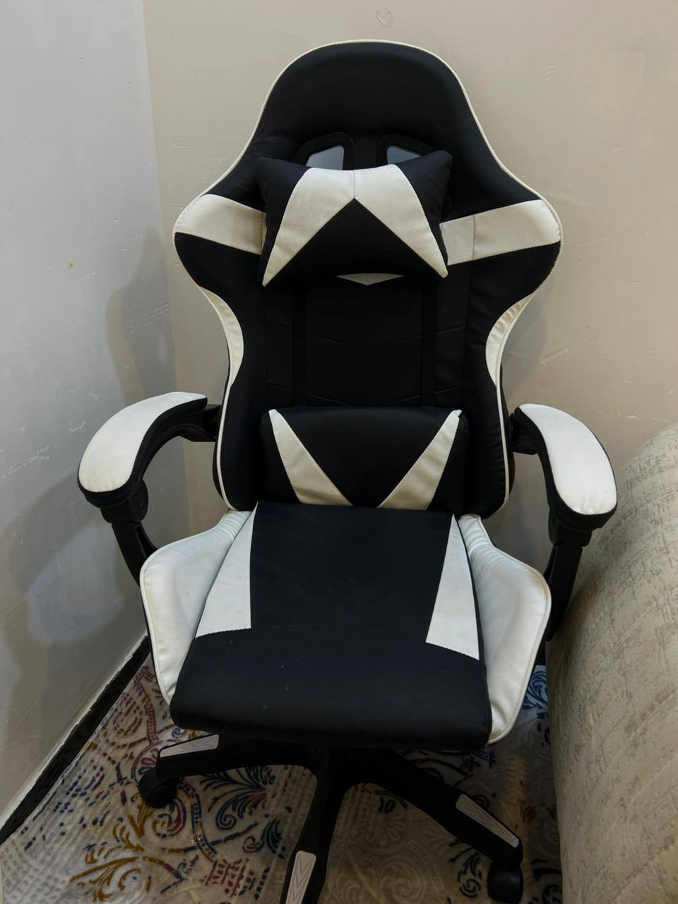 كرسي كيمنك جديد استعمال قليل كلش للبيع مكاني ناصريه مركز ‏‪***********‬‏
