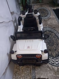 سيارةشحن جديدة شغالة ستعمال قليل التوصل ٠٧٧١١٣٠٩١٣٢