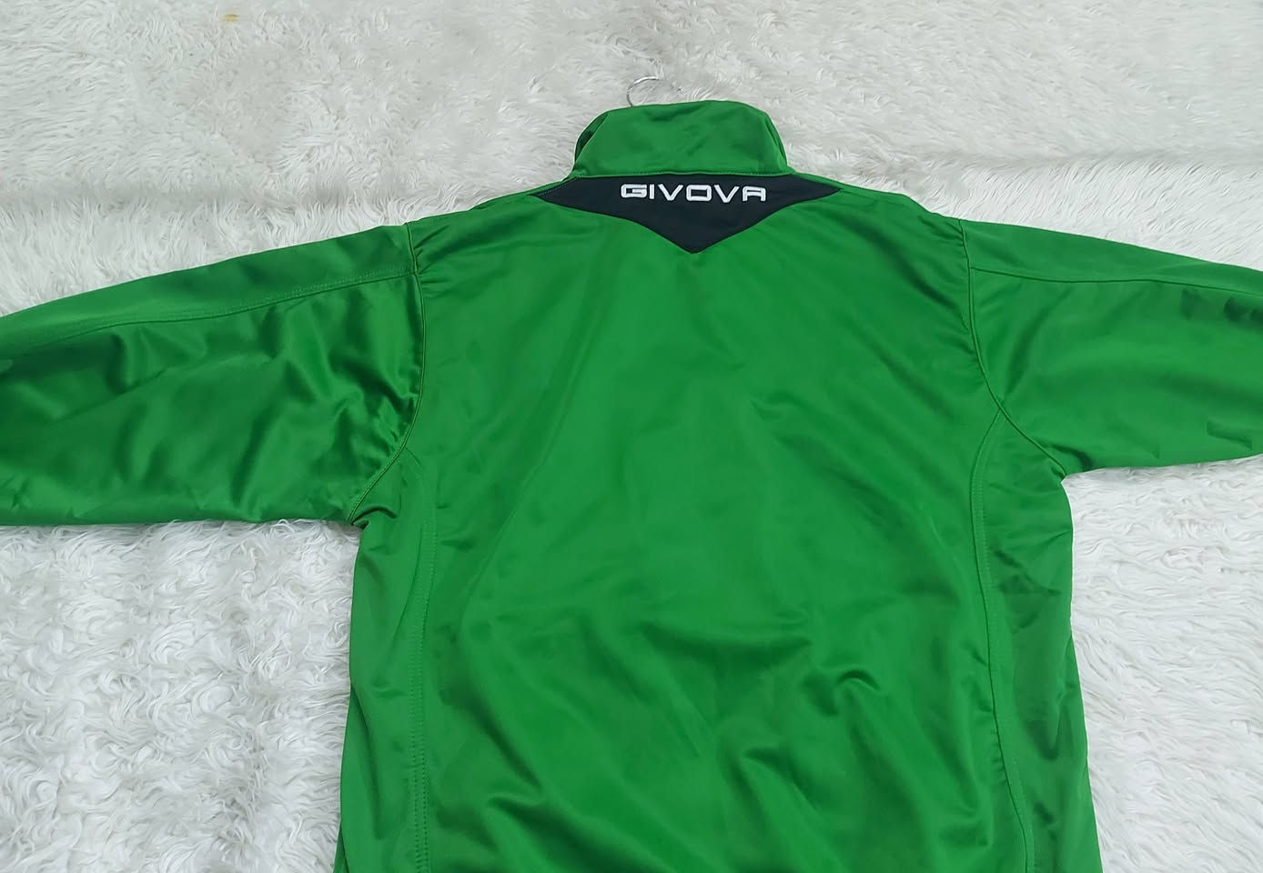 قطعه فول نظافه
قياس L تلبس وزن ٩٠و٨٥ ك
يوجود توصيل


**إذا كنت صاحب هذا الإعلان وتريد حذفه لأي سبب، رجاءا أرسل رسالة إلى الدعم الفني**