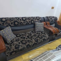 تخم للبيع نظيف عشر مقاعد مال بيت السعر 225 وبي مجال للاستفسار 07813095...