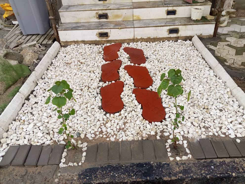 🌿✨ Al-Amry Landscape ✨🌿

نحوّل المساحات العادية إلى حدائق تنبض بالجمال والحياة 💚
تصاميم عصرية تجمع بين الذوق الهندسي والطبيعة الساحرة 🌺

🔹 تصميم وتنفيذ حدائق منزلية
🔹 حدائق الشركات والمجمعات
🔹 تنسيق حدائق المدارس والجامعات
🔹 تصميم جلسات خارجية (Outdoors)
🔹 زراعة الثيل والنباتات وتنسيق كامل للمساحات

👨‍🌾 بإشراف:
المهندس الزراعي عبد الحسن محمد العامري

💡 دقة بالتنفيذ + أفكار إبداعية + جودة عالية

📩 للتواصل والحجز:
***********

🌱 خلي حديقتك تحچي عن ذوقك… وإحنا نحقق الحلم 💫 البصرة, العراق
