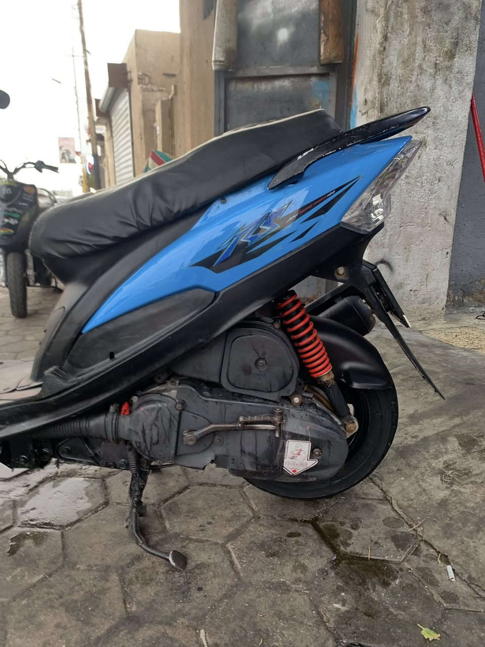 سلام عليكم ماكس عدله نضيفه كلشي شغال بيهه علا لبلاد دراجه شكله احلا من الصور تجي وتشوف النضافه كدام وجهك مفتوحه بوشه 49بلادي اول مره تنفتح فتحتهه اني بيدي السعر 650 وبيهه مجال حك الجيه واني خادم مكاني بصره تقاطع التجاري … ***********
