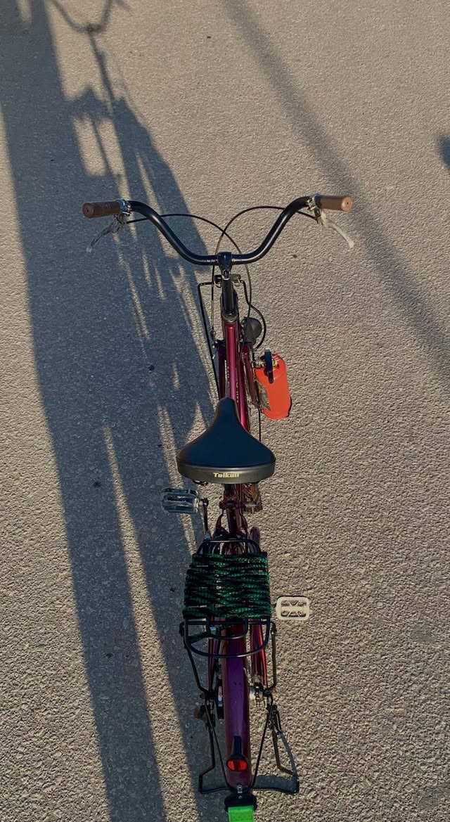 سلام عليكم شباب 
بايسكل للبيع 
نضافه شوفت عينك 
السعر 100 وبي مجال بسيط 
ماعده الطفايه 
المكان كوفة حي نيسان 
الرقم *********** موجود فقط واتساب وخاص فقط
