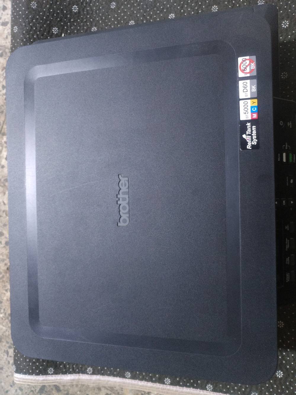 السلام عليكم 
اخوان مثل ماتشوفون كل الغراض الي بل صوره للبيع
وعنواني بغداد-القاهرة
للتواصل 
***********
ميز والكرسي والعلم والشمعة ب 400 الف
تخم جلد تركي 8 مقاعد ب 275 الف
طابعة ب 150 الف
وبيهن مجال شيي بسيط
***********