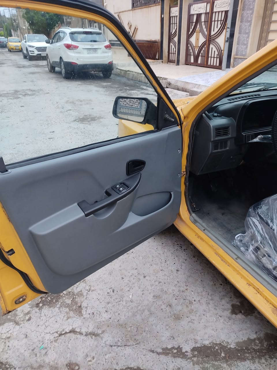 سلام عليكم اخوان سايبه 2009 محرك كير شرط صارله يومين من عمرته رايمن غرفه جديدي كوبون بانزين هيه مصفره السياره كامله مكمله مابيه نقص السعر 25 وبيه مجال 
الرقم ***********
