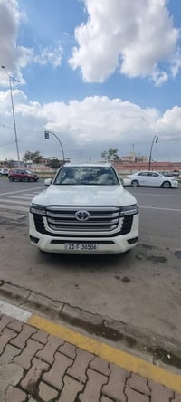 لاندكروز GXR • ٢٠٢٢ • بدون صبغ