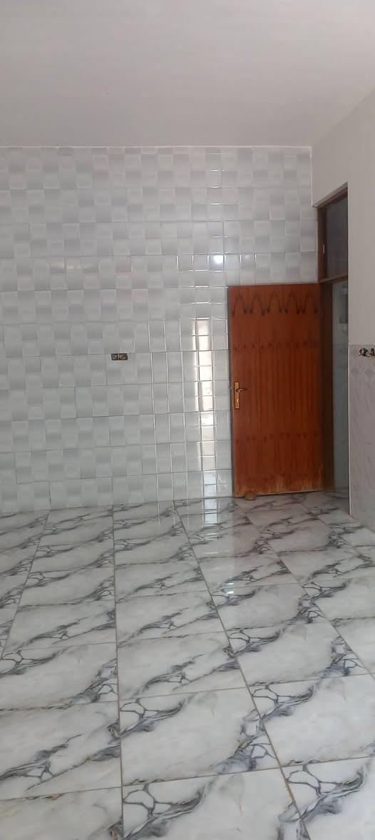 السلام عليكم 
للبيع زين القوس شارع الكفاح
200ع ساحه مطلوب اسكان 
***********
***********
