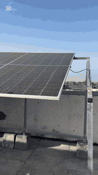 تم تنفيذ منظومة طاقة شمسية منزلية من قبل شركة خيرات الطاقة
تم تشغيل المنظومة بنجاح لتوفير كهرباء مستقرة وموثوقة على مدار اليوم ⚡

تفاصيل التشغيل:
🔋 تشغيل نهاري: 60 أمبير
🌙 تشغيل ليلي: 30 أمبير لمدة 4 ساعات

مكونات المنظومة:
✔️ إنفيرتر 16 كيلو واط نوع Deye – ضمان 5 سنوات
✔️ بطاريات ليثيوم 16 كيلو خلايا EVE
   • عدد الدورات: 7000 دورة
   • العدد: 2
   • ضمان 5 سنوات
✔️ ألواح شمسية LONGi
   • قدرة اللوح: 615 واط
   • العدد: 31 لوح

⭐ تنفيذ احترافي
⭐ تجهيز مضمون
⭐ أداء عالي يناسب الاستخدام المنزلي والأحمال العالية

📍 العنوان: شارع السعدون – مقابل فندق بغداد
📞 للاستفسار: ***********

📌 خيرات الطاقة… ثقة تتنفذ على أرض الواقع
