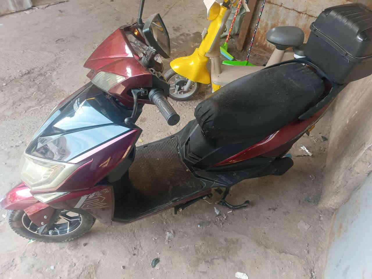 سلام عليكم 
دراجه شحن كل نقص مابيها  موديل 2025 مكفوله من كلشي بطاريه 80٪
سعرها 500 وبيها مجال 
العنوان البياع 
***********
