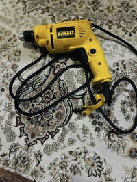 للبيع دريل Dewalt اصلي بعده جديد مامستعمل هواي سعر 25000  07511656110