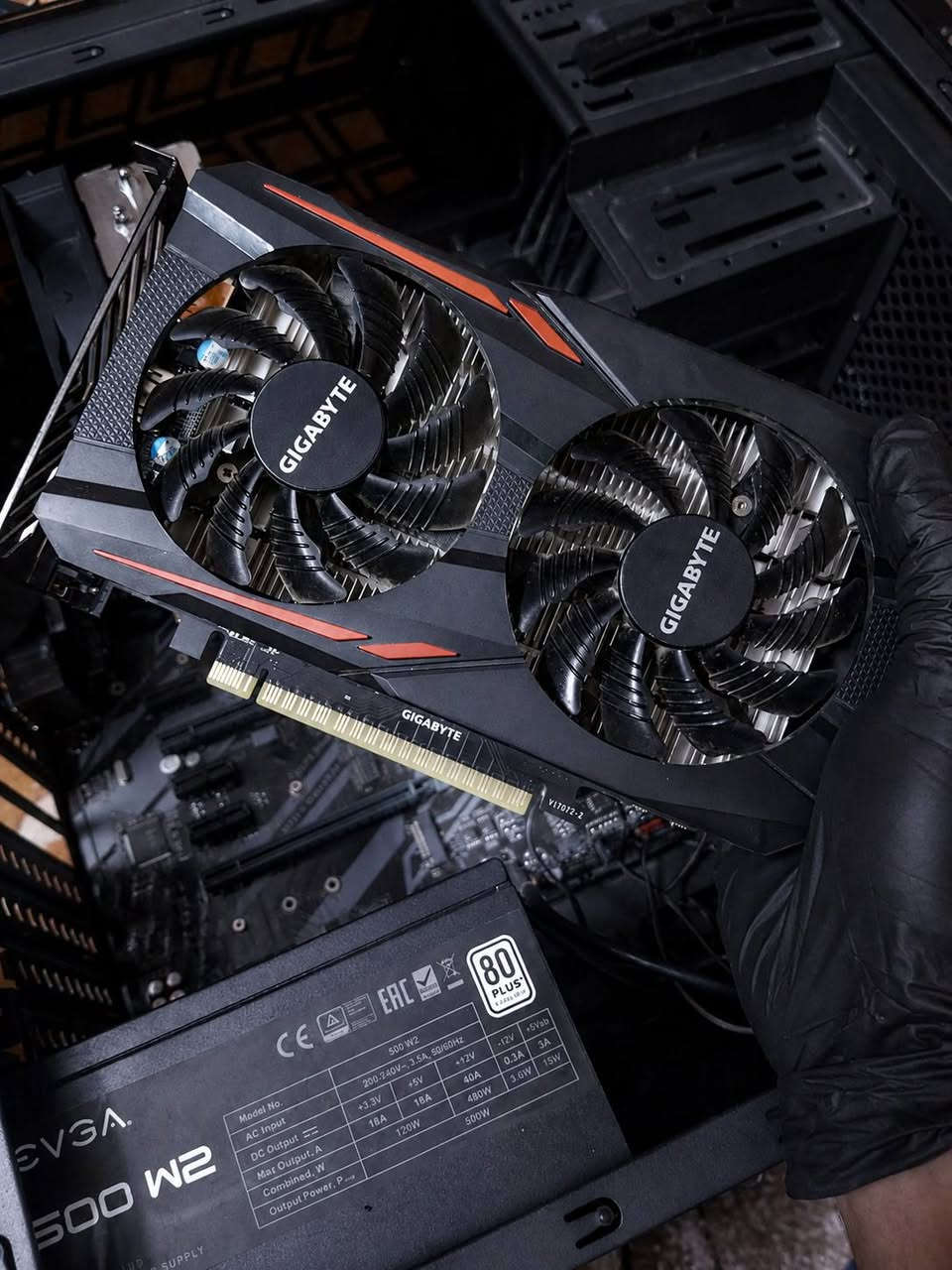 سلام عليكم 

توفر كرت شاشة 
gtx 1050ti 4gb gigabyte 

تحت ضغط لمدة 10 دقايق حرارتة توصل 70 

كارت نظيف ويجي ويا ضمان فحص اسبوع

سعر كرت 65 الف مع توصيل

يوجد توصيل لجميع محافظات العراق 

للاستفسار على الخاص
او 
الواتس اب 
***********
