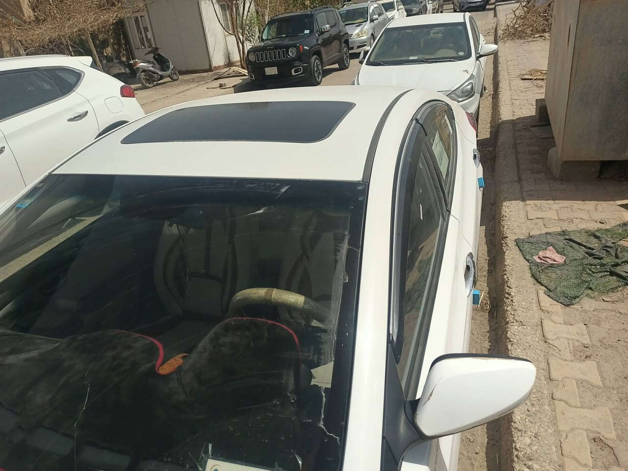 السلام عليكم سياره النترا 2015خليجي بيهه طخه قليله بالجاملغ الأيمن والسياره بأسمي تحويل ثاني والباقي مكفوله كفاله فول مواصفات السعر 135وبيهه مجال قليل مكاني الناصريه مركز الاستفسار اتصال على رقم ***********
