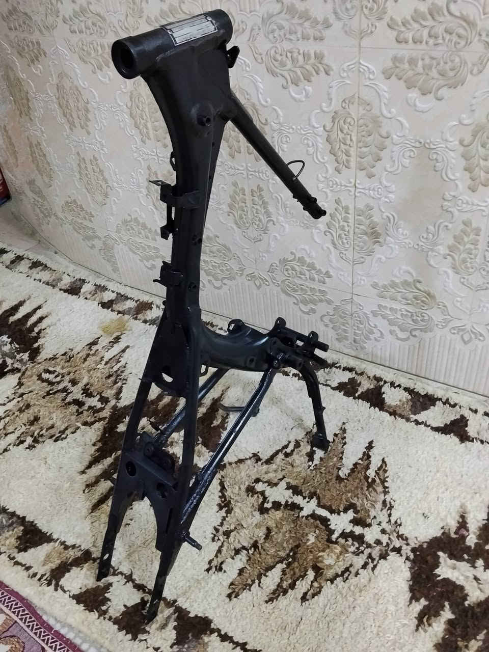 سلام عليكم للبيع شاصي ايراني اصلي اوراق اصولي وكيل احمد شهاب مداور مكتب حسين موديل ٢٠١٤ كفاله عامه شرط الفحص عنوان كربلاء شارع فندق البارون   ***********
