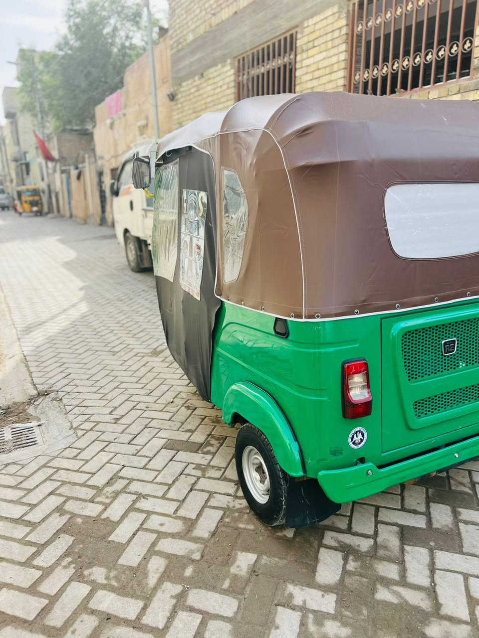 سلام عليكم تكتك مديل 2022 شهر 11 نضافه 90/100 رقم وسنويه مكفوله من ضربه ومكينه كفاله عامه سعر. (9) ونص وبيه مجال قليل  بغداد م / الصدر هـ ***********
