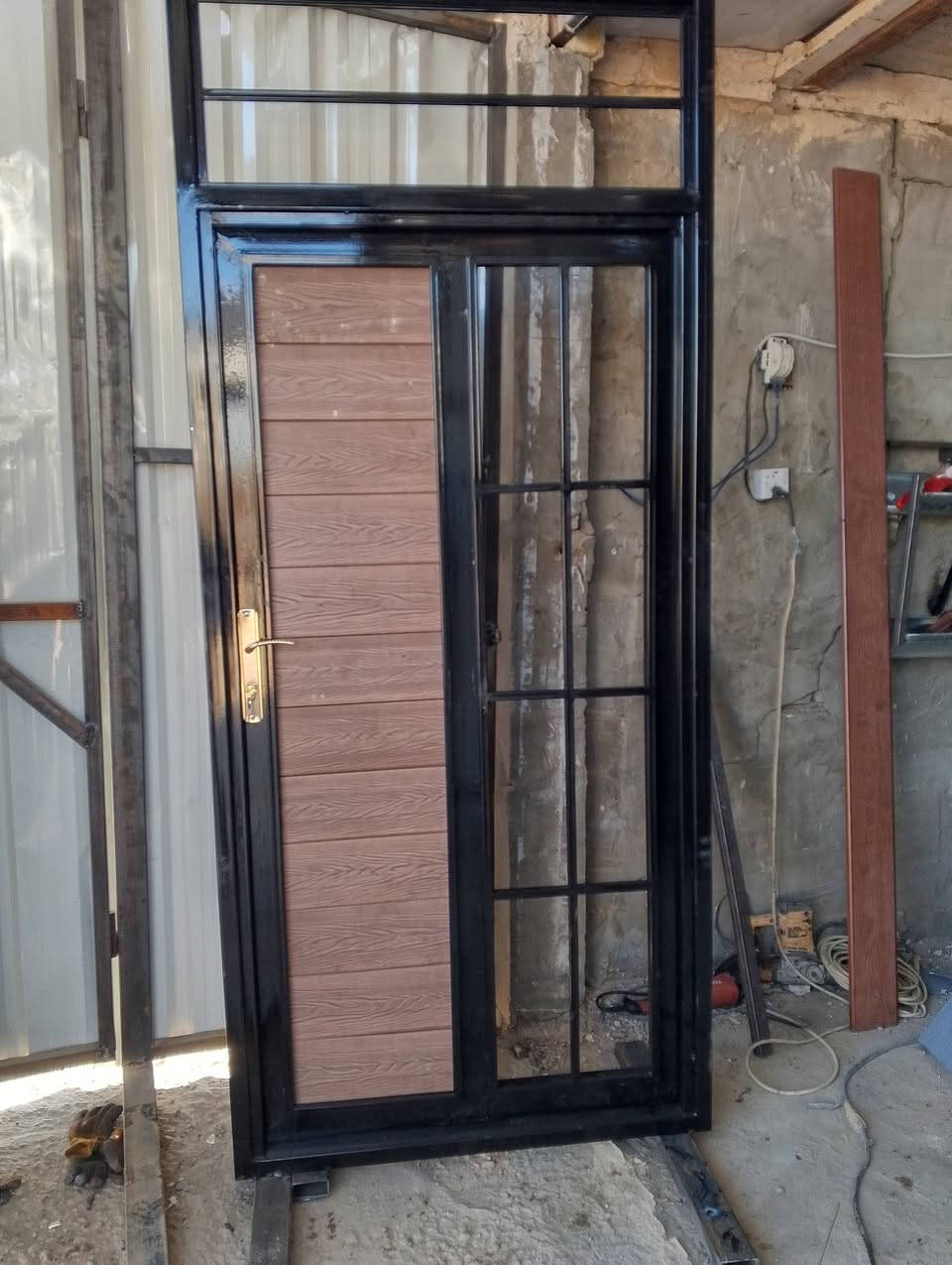 باب بديل خشب ارتفاع 2.5 عرض متر *********** مكان نجف
