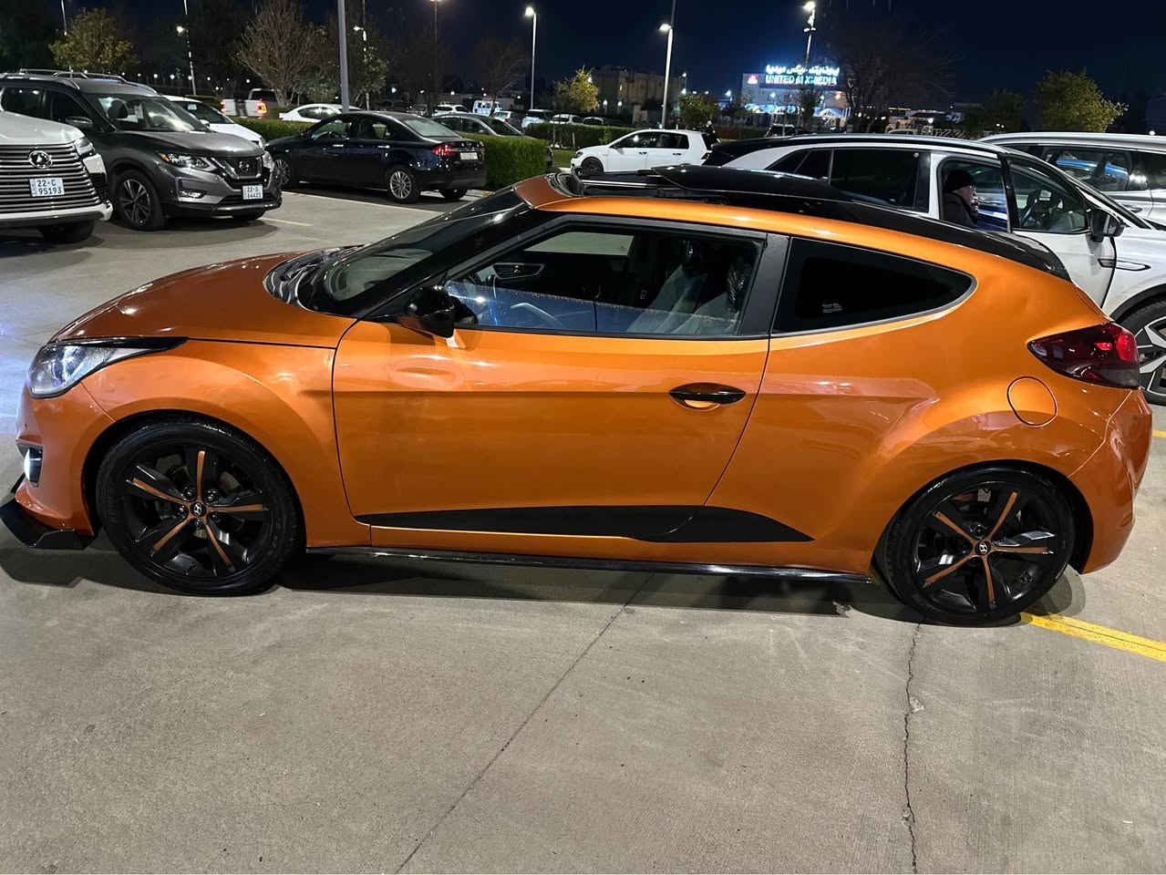 Hyundai veloster 2016
رقم اربيل…….                لون مشمشي
محرك مرغوب: 1.6 GDI بدون توربو  تنفس طبيعي  
مواصفات فول فول للاخير.    ستيرن شفت 
كير اوتوماتيك و سبورت و عادي           ماشي:63 الف 
السيارة فقط واحد جاملغ صبغ        . محرك و جير مامفتوح بشرط       تحويل شرط فوري
سعر : 97 مجال.            مكان السيارة اربيل
رجاءً للاستفسار  خابر : *********** واتساب كورك فايبر أربيل, العراق
