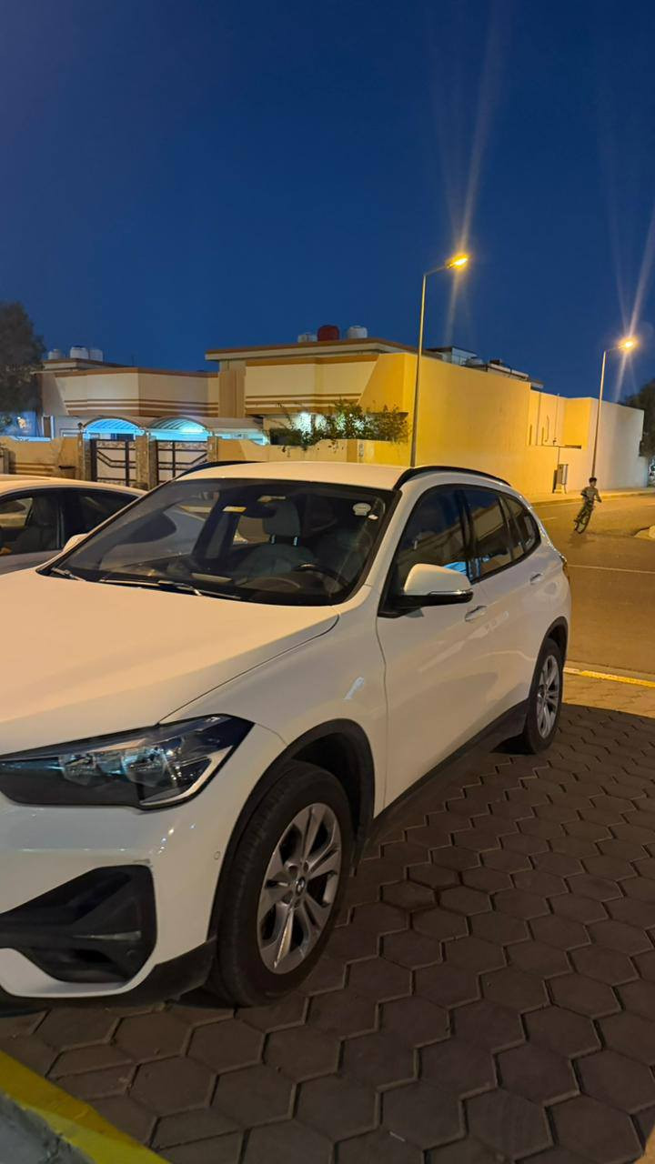 سيارة bmw x1 2021
جديده كلين تايتل 
وكالة العروش
اربعه سلندر ربع رباعي 
ماشيه 3٢ الف
مواصفاتها
 auto park
كاميرا خلفية + حساسات ركن
شاشة نظام ترفيهي (iDrive)
دعم Apple CarPlay / Android Auto 
نظام تثبيت السرعة (Cruise Control)
نظام تحذير مغادرة المسار (Lane Assist)
تنبيه الاصطدام الأمامي
تكييف هواء أوتوماتيكي
نظام مراقبة ضغط الإطارات
شاشة بين العدادات للعرض المعلوماتي
رقم صاحب سيارة ***********
