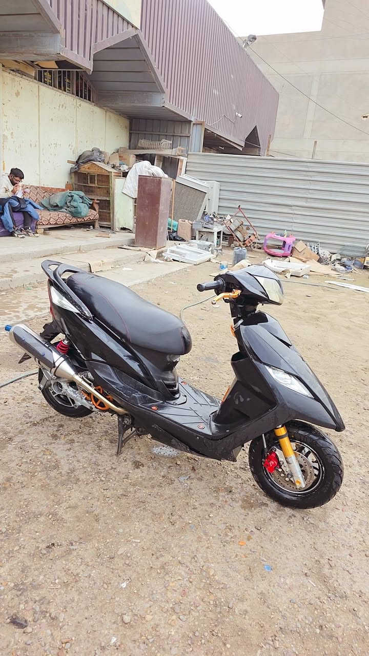 سلام علكيم
دراجه ثعلب للبيع دراجه بلادية جايه رياضي  بيها شلعة و معدل تشك الكاع و وجاي وياها كلجات بس الكلجات دفعولي بيها 300 الف و بيها صالصنة بوري عدل ب 200 وسلف رياضي ويل نجمة نكرة سلف مكينة ناعمة مداريها بانزين محسن و دهن امزويل ال دراجه كلها بلادية ماعدا الكفرات تجاري سعر مليون و 100 مكاني بغداد الجديدة ***********
