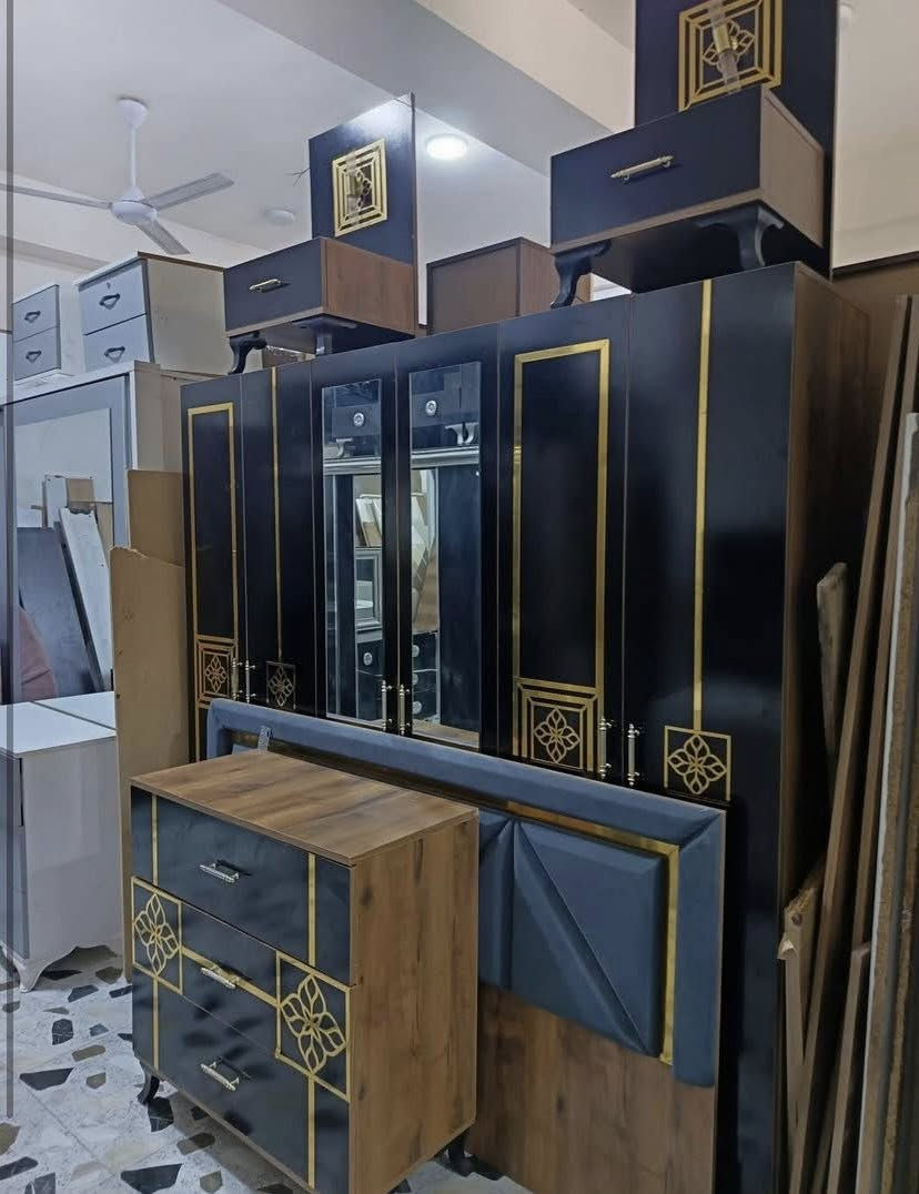 السلام عليكم غرف نوم نوم كامله نضافه فول السعار مناسبه المكان تكريت حي العصري نهايت شارع البلديه يم أسواق البركه الرقم *********** بي واتساب وبي الانتصال
