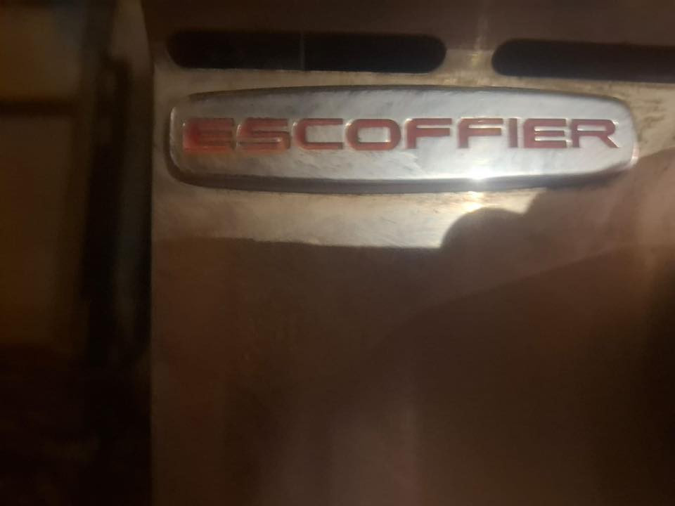 سلام عليكم عندي كريل فحم مشتغل يوم ماركت سكوفير 
***********
