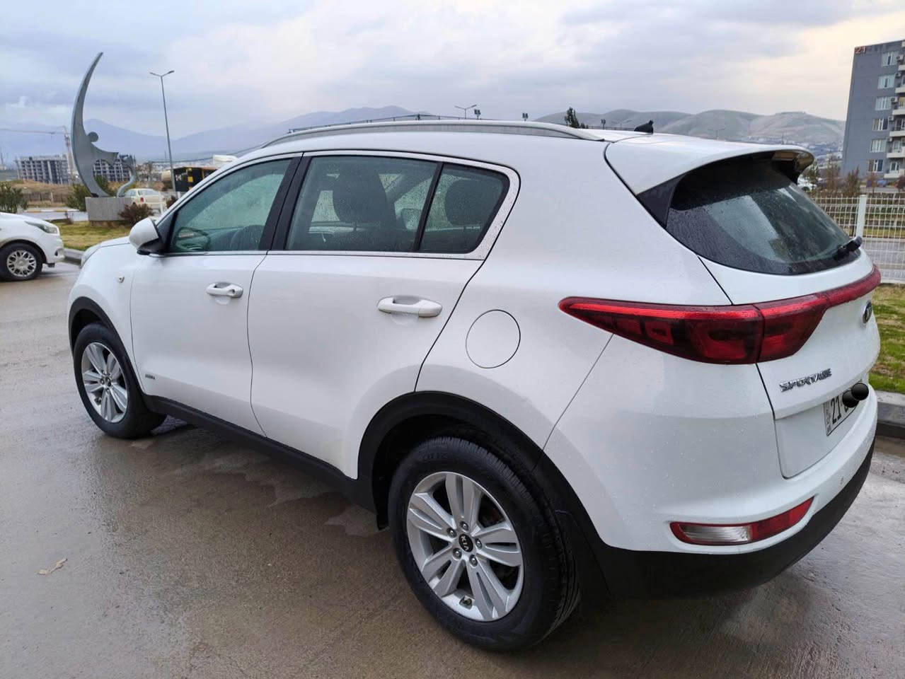 kia sportage 2017
کیا سپۆرتاج ٢٠١٧ خلیجی ، بۆ فرۆشتن
دەبڵ ئەکسل AWD
١٠٢٠٠٠ کم ڕۆشتووە 
کامێرە و حاسەی دواوە 🎥
کۆنترۆڵەکانی سەر سوکانی هەیە، کۆنترۆڵی خێرایی (تحدید سرعە) ، قفڵی ئەکسل ، 
درایڤ مۆد ئیکۆ و سپۆرت
ڕەقەم و سەنەوی نوێ یە
چوار تایەی نوێی لە ژێرە
سەیارەکە زۆر جوان و خاوێنە
گێڕ و مەکینەی بە شەرت هیچ کێشەیەکی تێدا نیە

٣ پارچە بۆیاخی هەیە لەگەڵ کەمێک لای شانی سەکن

💵 نرخ:  168$ 
📍شوێن: سلێمانی
☎️ ژمارە خاوەنی: ***********

عربی/
کیا سبورتاج ٢٠١٧ خلیجیە ، للبیع
دبل اکسل AWD
ماشی ١٠٢٠٠٠ کم و قابلە للزیادة
کامیرە و حاسە خلفیە 🎥
تحکمات سکان، تحدید سرعة ، قفل اکسل، درایف مود ئیکو و سبورت
رقم و سنویة جدید
سیارة نضیفة ما بها ای مشکلە 
ثلاث قطع صبغ

💵 سعر : 168$
📍عنوان: السلیمانیة
☎️ رقم تلفون : *********** السليمانية, العراق
