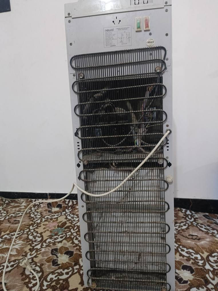 سلام عليكم براد جديد للبيع استخدام قليل شغال كلشي مابي المكان البصره قضاء المدينه ام  الشويج للتصال اتصل واتساب عل هاذ الرقم ***********
