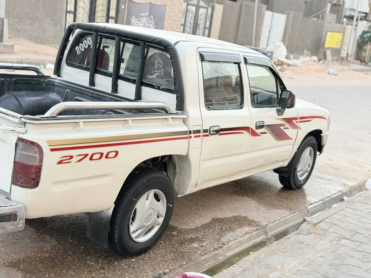 سلام عليكم بيكم تيوتا جمره موديل 2000 محرك كير شاصي كفاله من عده رشه صبغ باقي جاهزه من كلشي سياره رقم بصر شرط تحويل دوشمه جديده حداديه نضيفه كهربائيات شغاله السعر 65 وبيه مجال بسيط مكان سماوه 
رقم الهاتف//***********//غير متواجد ع الفيس
