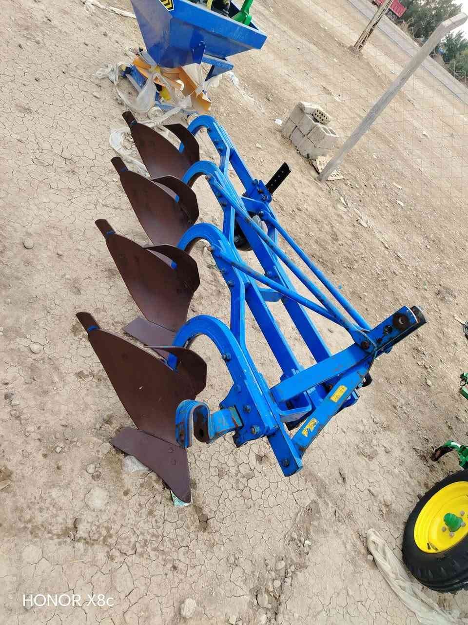 للبيع فدان البلير حجم 10 رباعي موديل 2020 مكفول كفاله عامه مشتغل 50 دونم فقط العنوان واسط العزيزية معرض القمه ***********
***********
