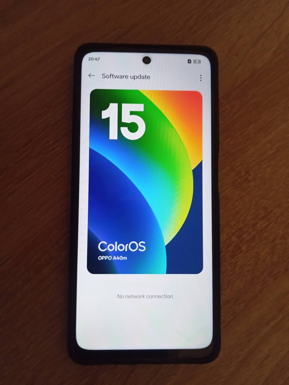 Oppo A40M
بۆ فرۆشتن: Oppo A40m (قایمترین مۆبایلی ئۆپۆ)
بەرگری (Durability): ئەم مۆبایلە بەوە ناسراوە کە "دژە شکانە" (Military Grade Shock Resistance). بەرگەی کەوتن و لێدان زۆر باش دەگرێت.
​: خاوەنی بڕوانامەی سەربازییە (Military-Grade)، بەرگەی 
کەوتن و لێدانی بەهێز دەگرێت.

​شەحنی زۆر خێرا: پشتگیری 45W SUPERVOOC دەکات (لە نیو کاتژمێردا ٥٠٪ زیاتر شەحن دەبێتەوە).
​شاشە: 90Hz زۆر ساف و ڕووناک (1000 nits)، تەنانەت لەژێر خۆریشدا وێنەی زۆر ڕوونە.

​تایبەتمەندی Splash Touch: ئەگەر دەستت تەڕ بێت یان ئاو لەسەر شاشەکە بێت، هەر بە جوانی ئیش دەکات و تێک ناچێت.
​دەنگ: سپیکەری زۆر بەرز (تا 300% ڤۆلیۆم زیاد دەکات) بۆ گوێگرتن لە ڤیدیۆ و گۆرانی.
​پاتری: 5100mAh، بۆ دوو ڕۆژ بەکارهێنانی ئاسایی بەسە.

​میمۆری: [256 گێگا ڕام 8 ]
​زۆر خاوێن و بێ کێشەیە . نوێیە هێندە نابێ بەس ئەکتیڤ کراوە
کەڤەرێکی لەگەڵە
​نرخ: [160 هەزار دینار ]
شوێن: هەولێر] گەیاندن هەیە 
***********
