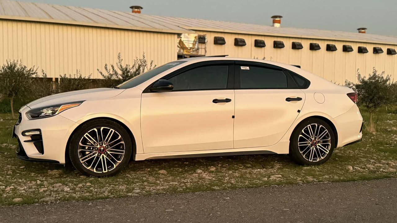 سلام عليكم
فورتي مديل 2021
فول موصفات 1/1
فئة GT  
مكينه 16 توربو 201 احصان 
ضرر بابين وربع جاملغ
بجم كبس 
ماشيه 32 الف مايل 
***********
***********
