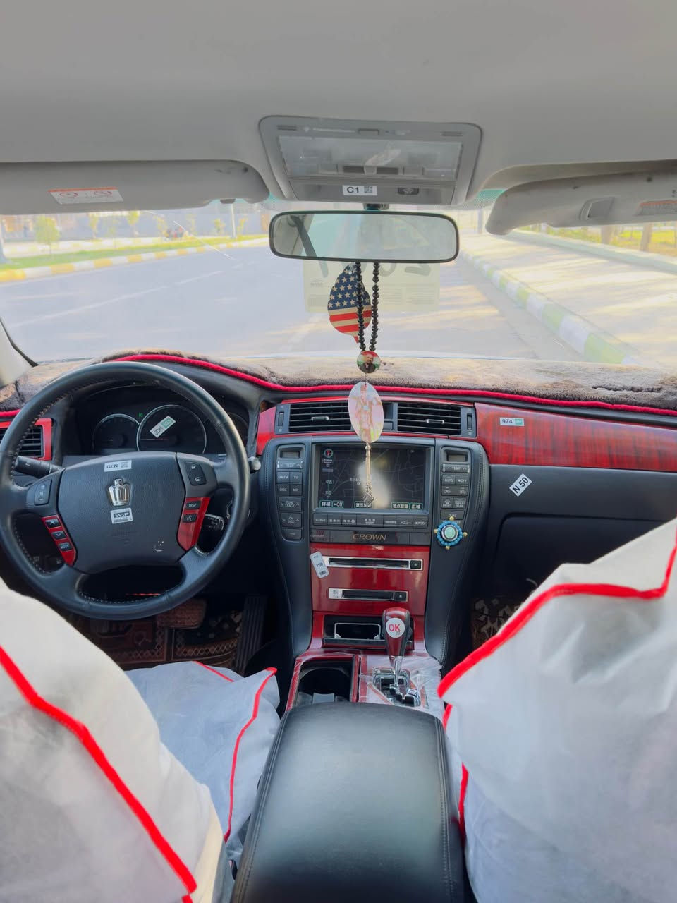 شاهینە 184 مووس بێ دووکەڵ سەیارەکە. 3 دووگمە. ساج سوور. ئاوێنە. شەفت بەسمە. رەساسی حاسە کامێرا. باتری تازە. رۆنی مەکینە تازەیە هایدرۆلیکی تازەیە. ناوی داشبلولی زۆر جوانە قوفڵ و کۆتای 58 گڵا.قوفڵ گۆڕینۆش. ئەکەم بەشتێ بە دڵم بێ موشتەری نیت نامە. مەنێرە. 
***********شوین کەلار كالار, السليمانية
