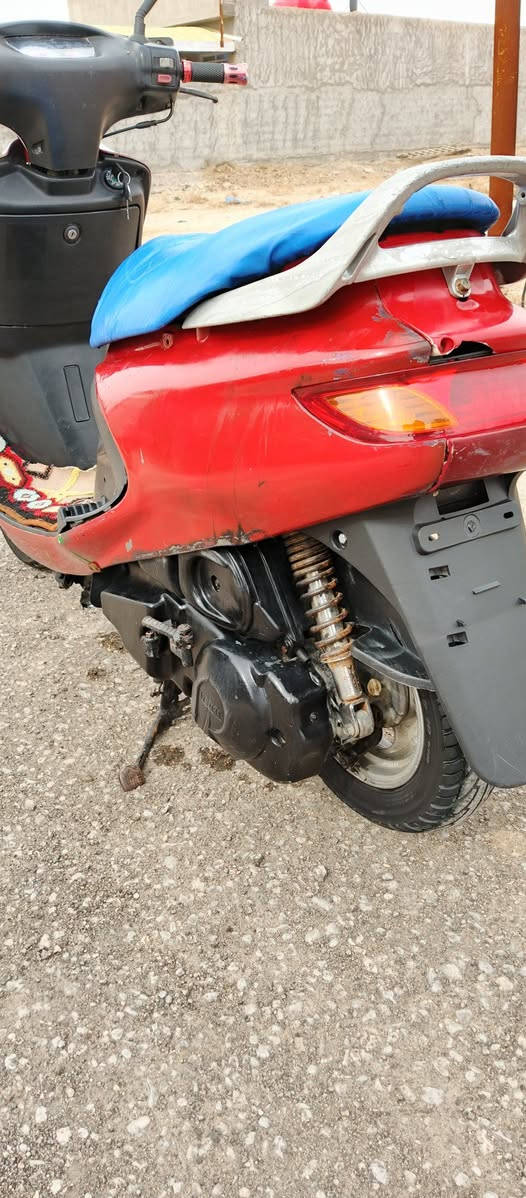 سلام عليكم 
فراشة كرستال 140 ✈️ 🛵 ✨
• شغاله هندر و سلف 🔑
• شلعه و معدل و نعومه 🚀
• تخم تايرات جديد  ⚫
• أمرايات زوج جدد 🪞
• كلوبات كامله عالي وناصي 💡🔦
• مكينه ولا برغي مفتوح 🔥
• حله الكفل 📌
•💲السعر 250 بيها مجال قليل للإتصال 
•📞 *********** متوفر واتس اب + عل خاص
