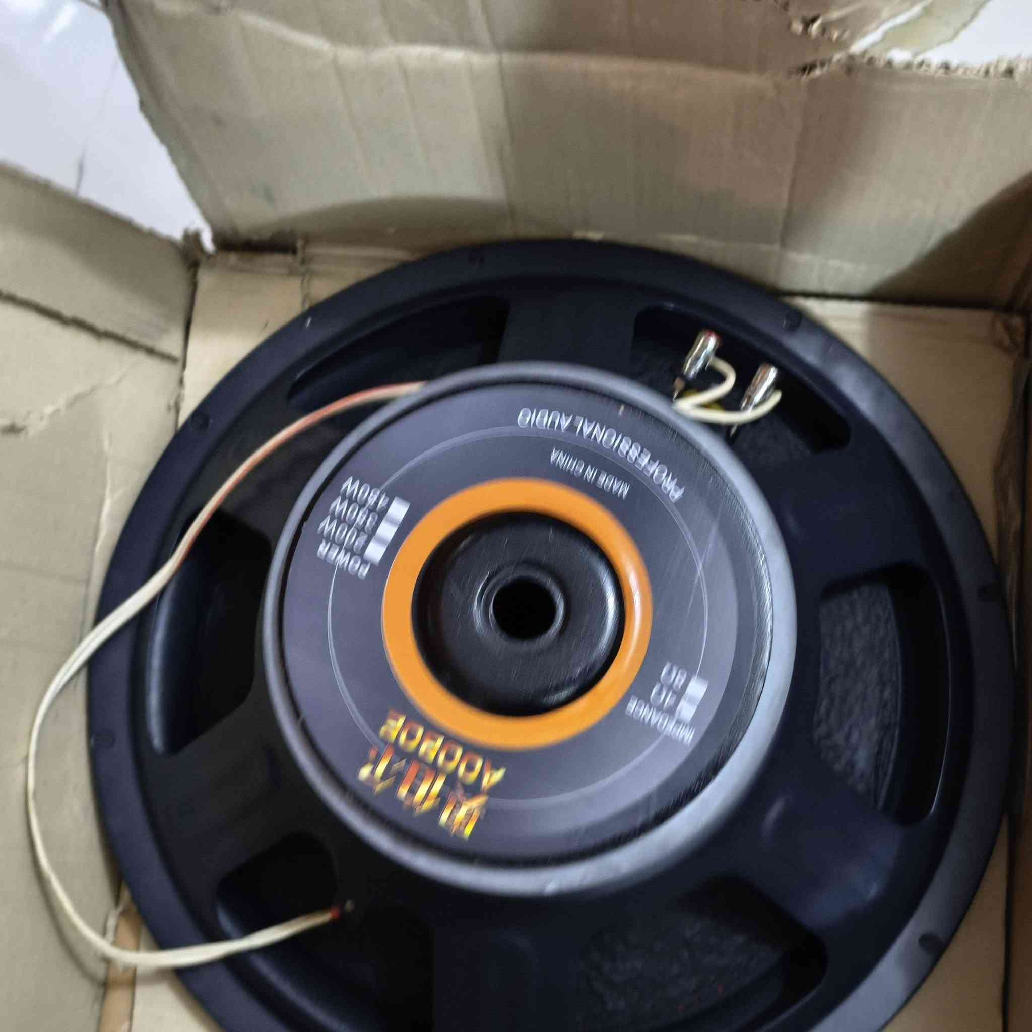 مضخم صوت مونو بلوك احادي جنل واحد  2000واط مع دمام 15 انج قدرة 2000واط تضخيم مرعب تفليش والسعر مناسب  175 يوجد توصيل وتساب ***********
