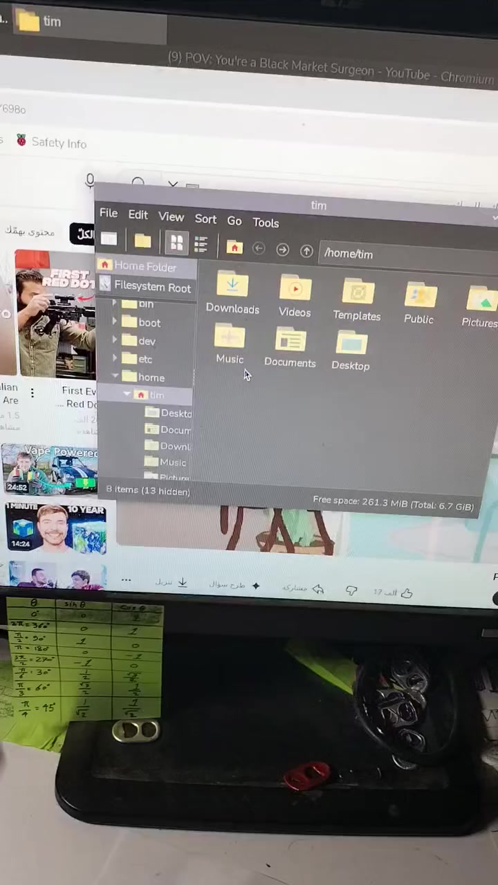 السلام عليكم حاسوب مصغر
 يفيد للدراسة والتصفح وتعلم اللغات البرمجية مثل بايثون وسي بلس بلس ومشاهدة الافلام وفتح الملفات والصور وملفات الـبي دي اف

*يدعم الربط على شاشة التلفزيون عبر الكيبل (موجود ويا بالعلبة)

*يدعم الأتصال بالـwifi

*يدعم البلوتوث

*يدعم فتح المتصفحات

*يدعم فتح ملفات الـPDF

*يدعم فتح الصور والفيديوهات والصوتيات (الوسائط) 

*يدعم الـTerminal

*4منافذ usp ومنفذ LAN

*رام 8 گيگا SD card

*ممتاز لتعلم لغات البرمجة مثل C++ و بايثون

(Raspberry pi 3 model B مجهز بنظام Pi OS)

<الجهاز كامل مع كافة ملحقاته من كيبورد بماوس و كيبل HDMI وشاحنة وعلبة وكتيب تعليمات وملصقات مثل ماموضح بالصور>

بكت كانو، يستخدم للبرمجة او التصفح او الاستخدام  العادي وايضا بمشاريع التخرج التقنية والبرمجية والـ IOT ومشاريع الروبوتات الخ.. (الجهاز معروف يم الهواة واصحاب الاخصاص والي يحب خل يبحث عنه وعن امكانياته) وايضا تكدر تحمل علي نظام كانو التعليمي للأطفال (نظام لتعليم الاطفال عن البرمجة وتعديل الالعاب برمجيا الخ..) وكذلك نظام لينيكس

السعر: 50 الف وبي مجال

مكاني سبع البور/منطقة 4000 (للأسف لايوجد توصيل) 

واتساب ***********
