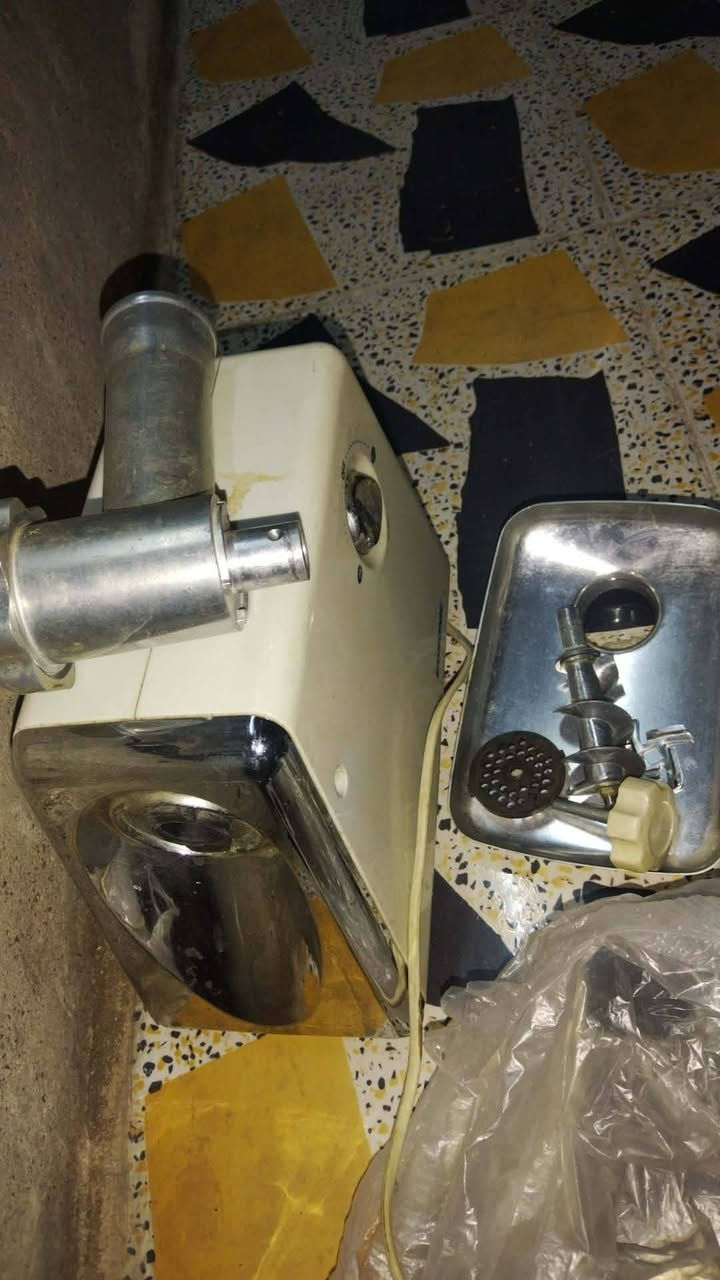 مبرده للبيع نضيفه وبارده سعر 60بي مجال اوفن 25مثرامه لحم 25كلهم بيهن مجال


**إذا كنت صاحب هذا الإعلان وتريد حذفه لأي سبب، رجاءا أرسل رسالة إلى الدعم الفني**