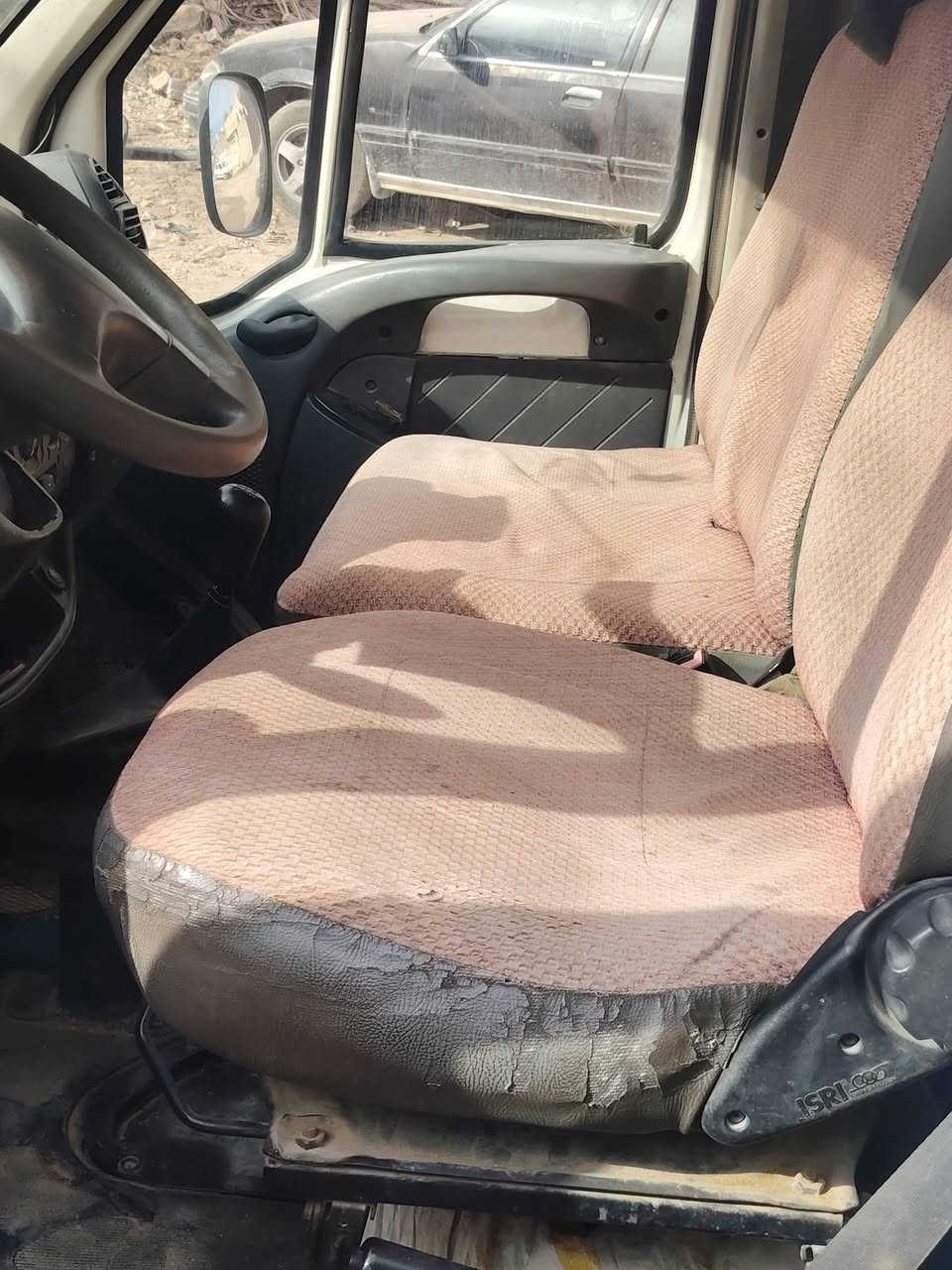 سلام عليكم ورحمة الله سياره مزاد افيكو مديل ٢٠٠٠ سعر ٣٥ مزاد بس وكاله رقم علا مشتري السياره بحله  جيده جدن نضافه ٩٥ بلميه***********
