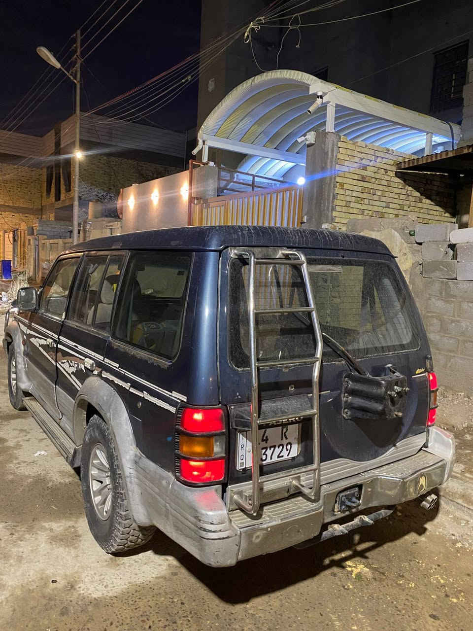 سياره باجيرو موديل 2000 رقم بصره إنكليزي بسمي سنويه لغايه 31 مكينه وكير vvt جدد سياره بلاديه بيها خياس قليل كهربائيات شغاله عنوان بصره جمعيات الاسكان 
***********
ما متواجد واتساب
