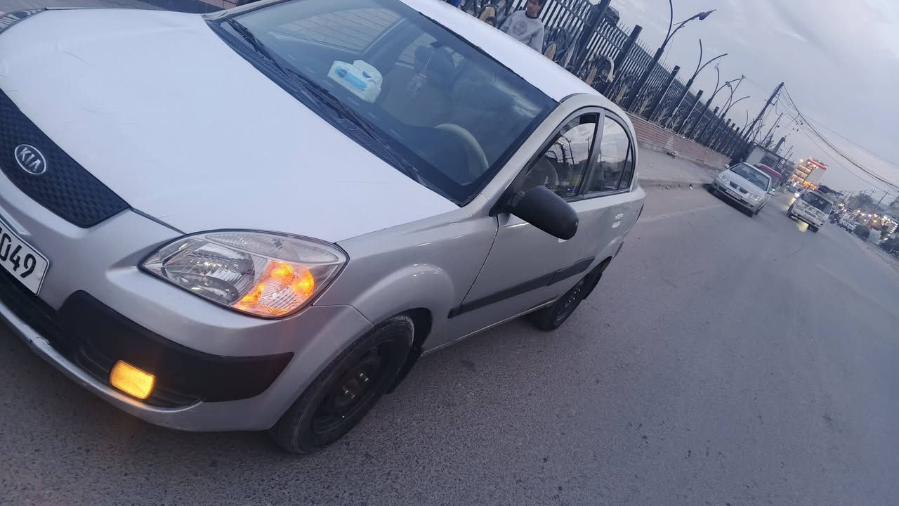 السلام عليكم كيا ريو ٢٠٠٨ خليجي 1600 رقم بغداد دولي بأسمي تحويل مباشر السياره مصبوغه عام وبيها جراد تبريد ميشتغل ما اعرف شبي محرك وكير بحاله جيده او مراوس حسب القناعه السعر 68 للاستفسار ***********
مكاني بغداد حي الجهاد حي الحسين
