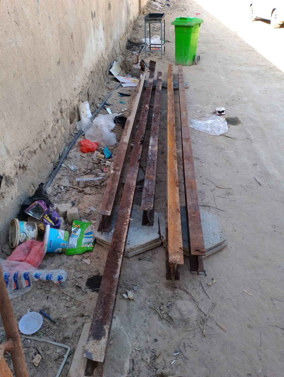 السلام عليكم شيلمانات للبيع العدد 5قطع هاذه رقمي ***********
