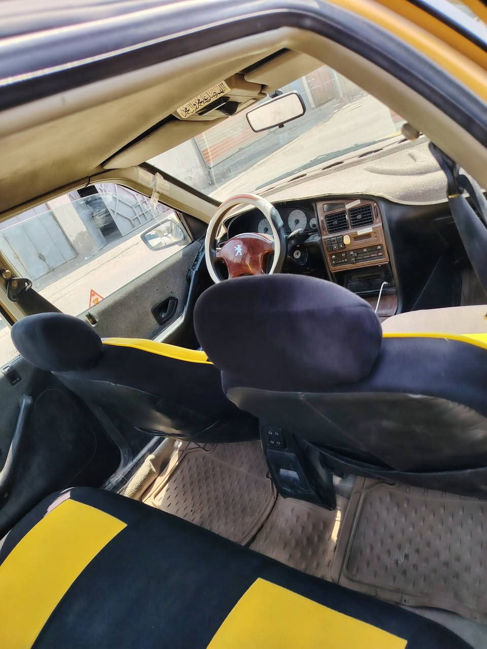 سلام عليكم، بيجو بارص مديل ٢٠١١سياره حلوه ومرتبه مال عيشه ابيع كوم حديد السعر ١٣ ورقه العنوان بصره ابي الخصيب، ***********،
